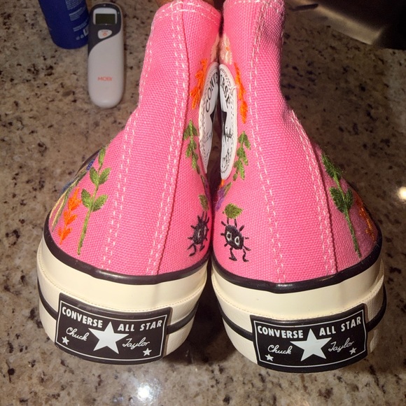 Converse Pink High-Tops with Floral and Animal Embroidery - Picture 4 of 6